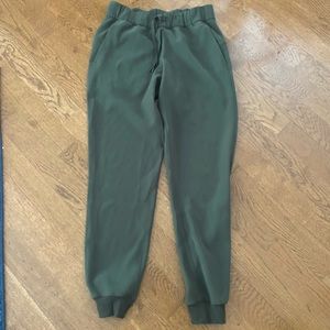 Lululemon on the fly jogger